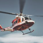 Dinas Damkar Natuna Bersihkan Tumpahan Oli di Kantor Walikota